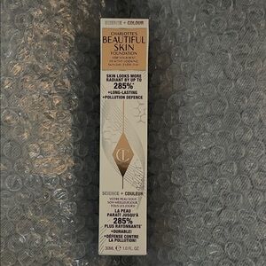 NEW Charlotte Tilbury Beautiful Skin Radiant Foundation - Champagne